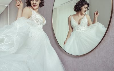 Come scegliere l’abito da sposa curvy: segui i consigli della nostra Maison