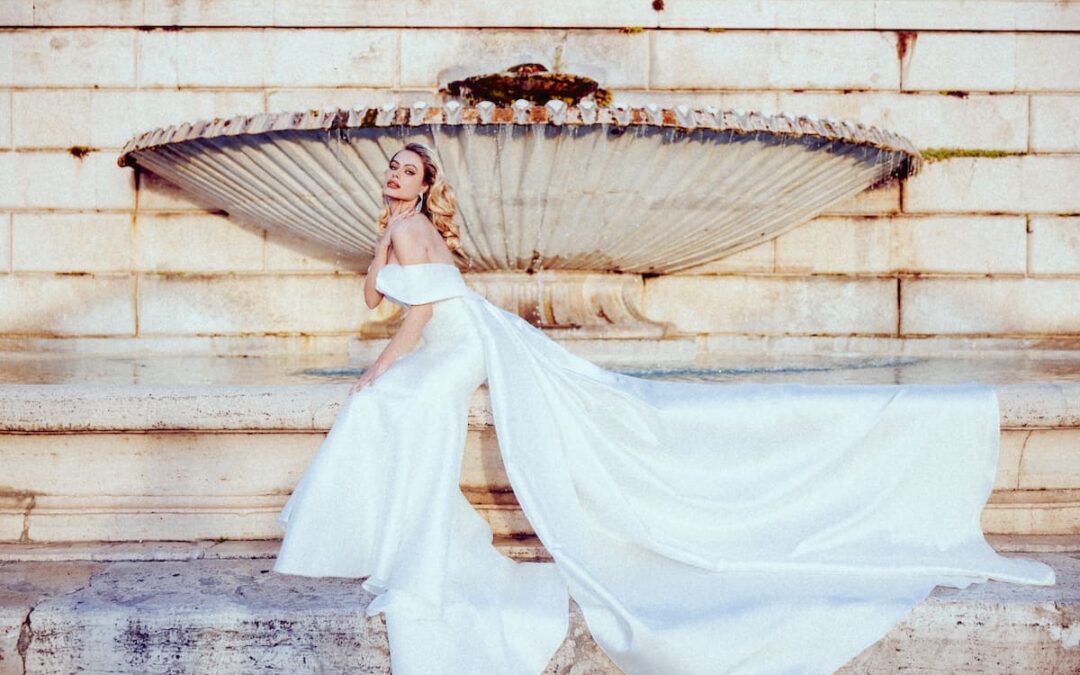 Abito da sposa liscio in seta: semplicità ed eleganza